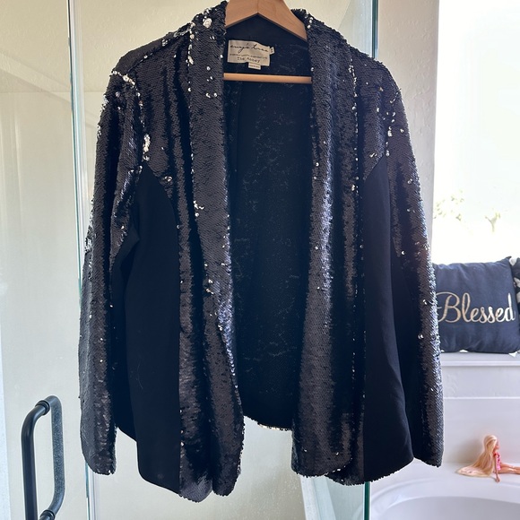 Beautiful Evys Tree shall neck blazer black and silver sequins. Worn only 1x - Picture 3 of 3